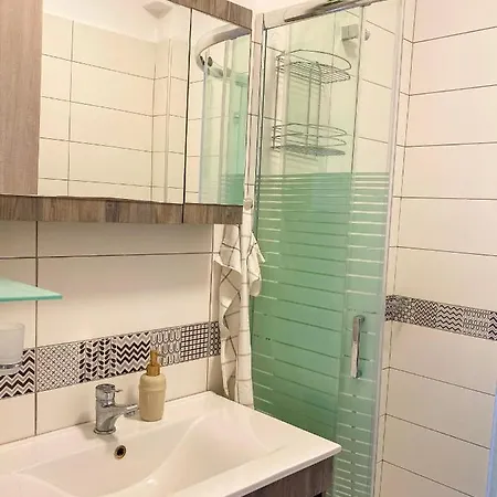Neroli Apartment